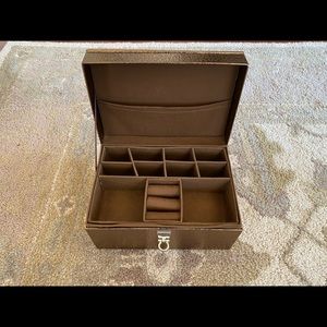 Jewelry case